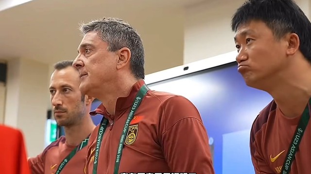 抗议裁判了，情绪宣泄出来了这下