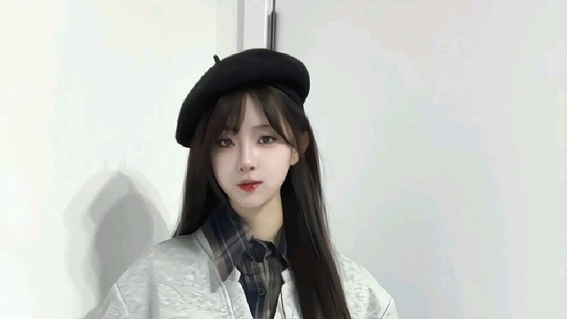 我出来打工只办三件事：养房东 养快递员 养外卖员