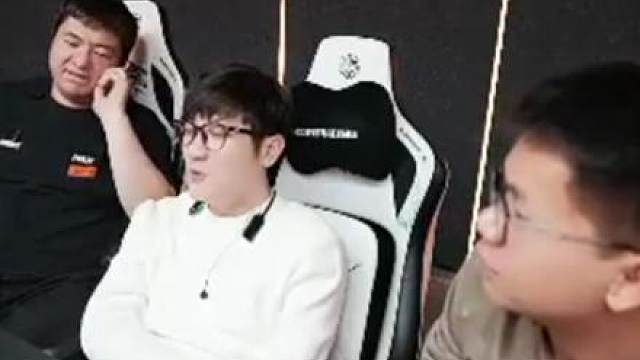 嘉玮20杀10.0的KD把白老板看眼馋了： 天天说嘉玮免费加盟白鲨 他到底什么时候来？