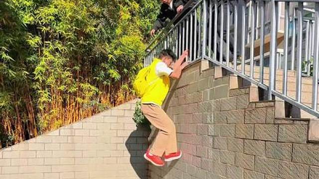 外卖员极限逃离保安