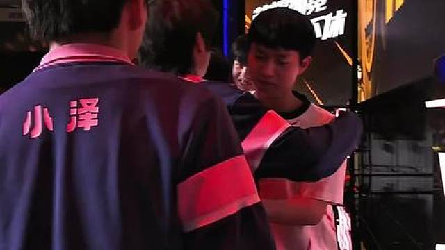 北京WB五连胜完美收官，果冻41秒拿一血刷新记录