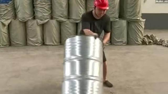 简直不敢相信自己的眼睛，这桶是用了北斗导航了吗？