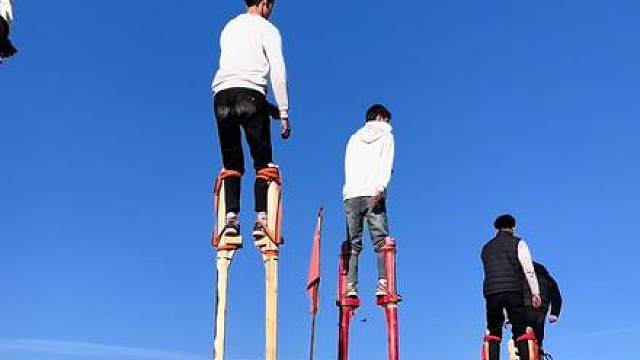 他们开始了，离过年就不远了