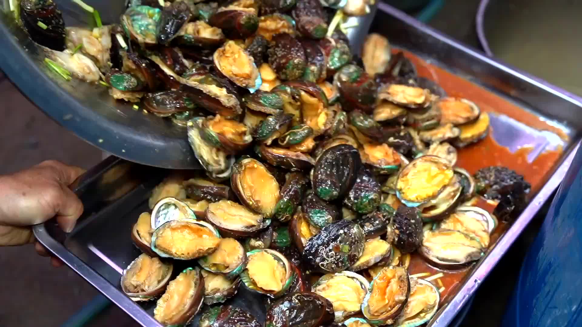 福建闽东农村订婚酒席，每桌1500元25个菜，14桌招待168人