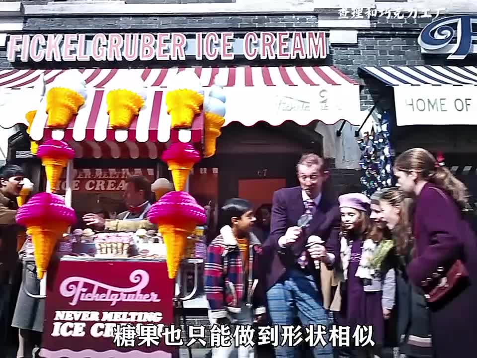 男孩一出生就带着一副牙套