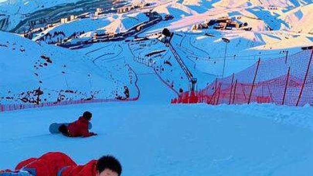 我看这个小孩哥他骨骼惊奇