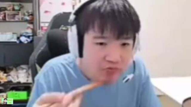 都是好兄弟！Uzi复播，Letme直播给乌兹引流！K神：那我3号不播，避其锋芒！ 六位数比三位数大，