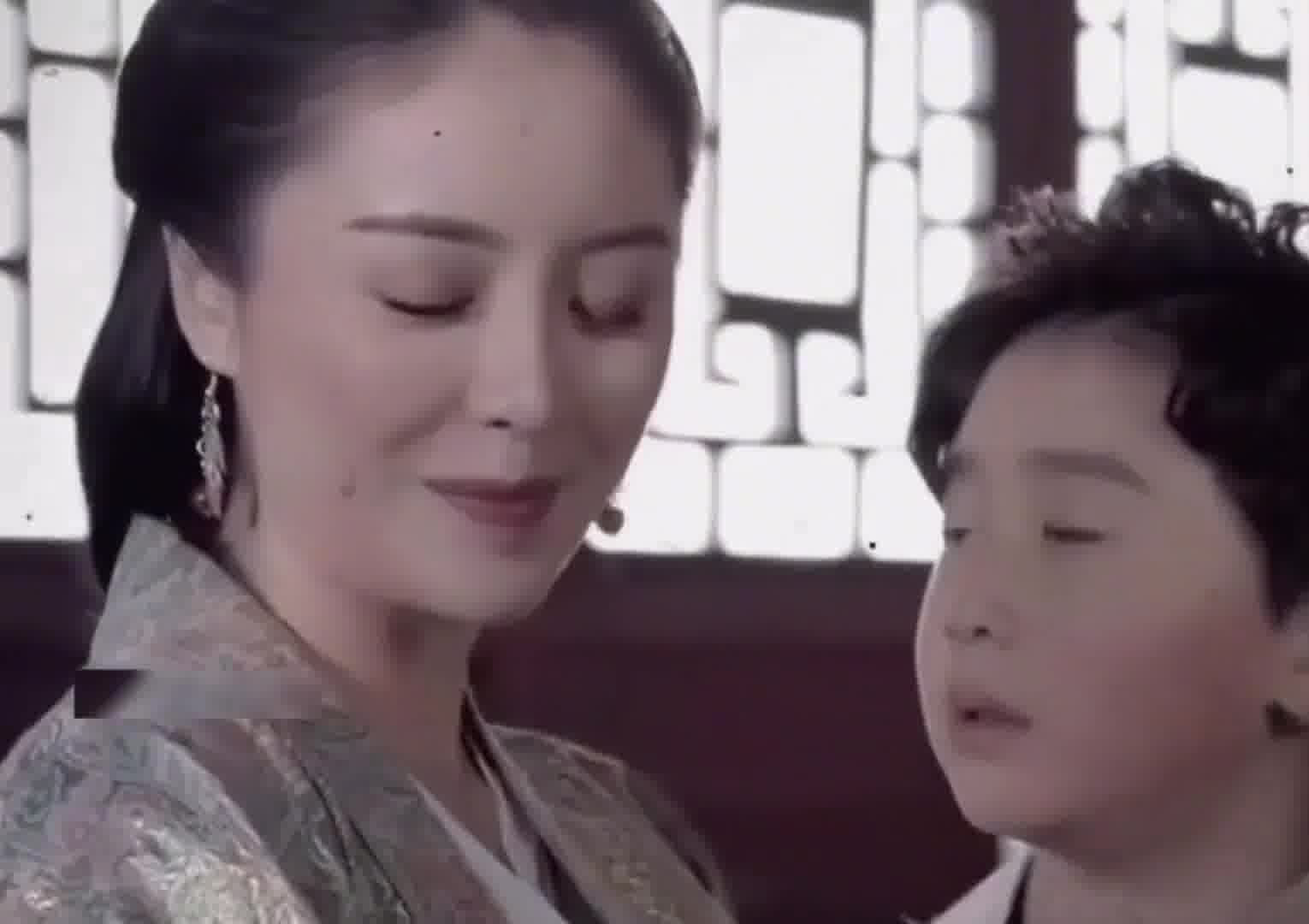 隔壁王叔叔来了，快叫爸爸。