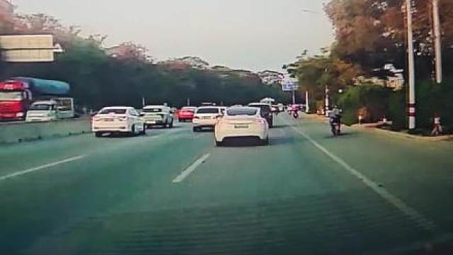 你吓老子一跳，老子再吓你一跳，真欢乐