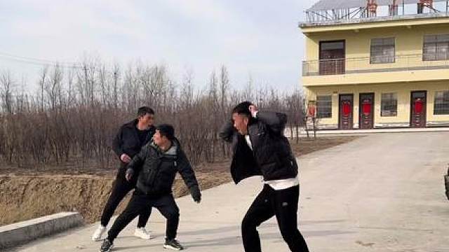 这里面有啥鱼？需要人打窝？