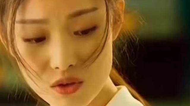 我其实是艾欧尼亚超凡大师。想一起打游戏找我哦。上超凡大师是直播打的，我最高的打到一区超凡大师200点。我继续努力嗷。