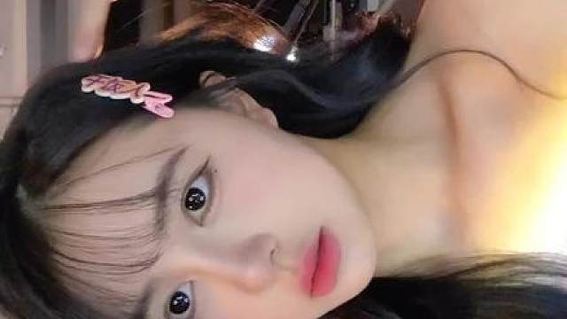 纪念下有刘海的样子。