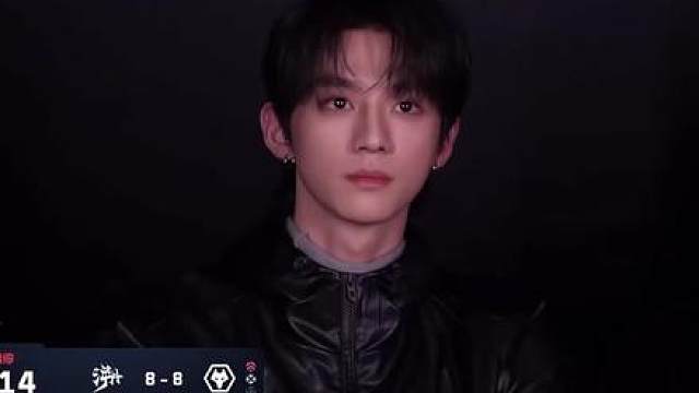 捕捉到NOVA特邀观赛嘉宾 赖伟明 的采访MOMENTS