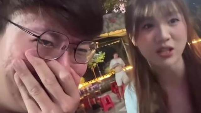 狂魔哥表白猪猪小悠，却不曾想被猪悠真挚的回答所感动，魔子当场真情流露，留下了眼泪！