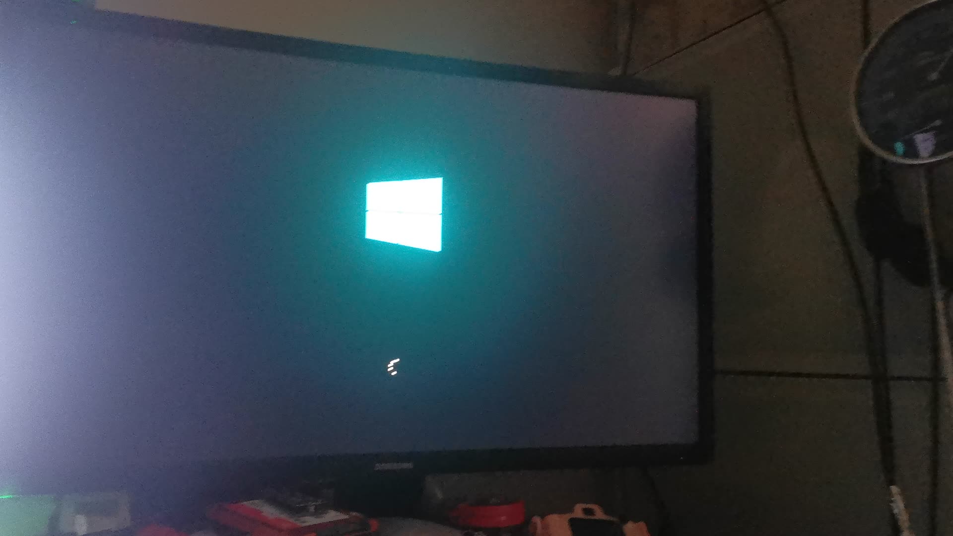 800包邮的兆芯KX6000G一体机拆机换固态