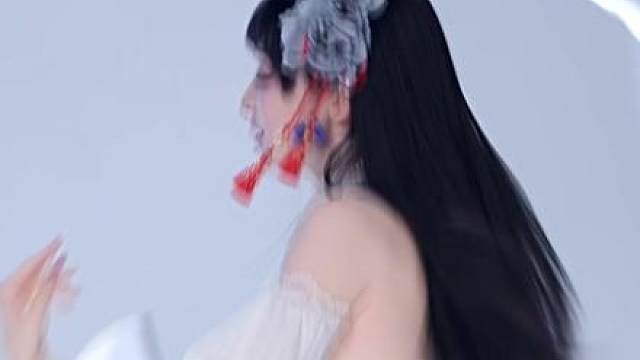 “星月落，落入花败使得人断肠”