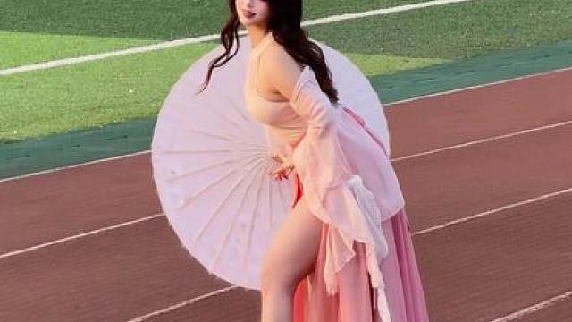 一颦 一笑 万种的风情