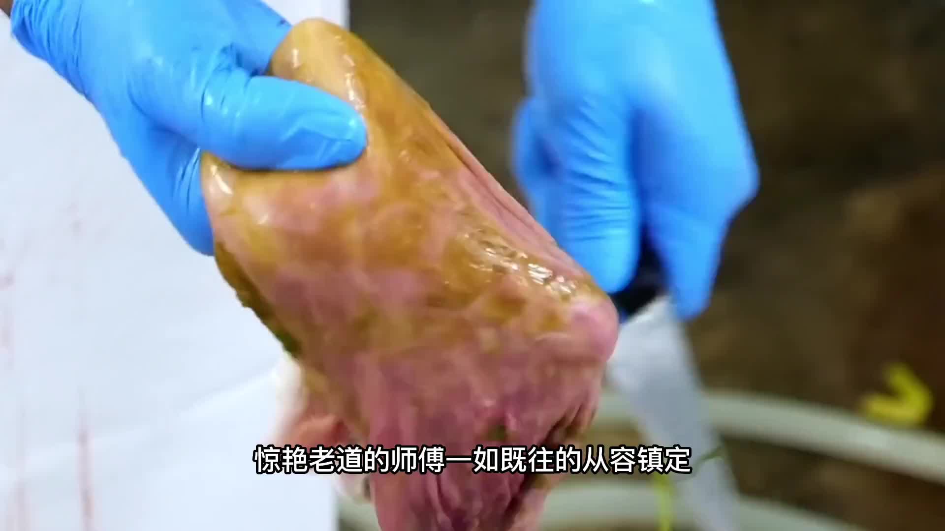 鳄鱼只取内脏用来烧烤，味道真的是绝了。