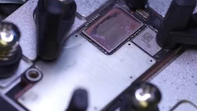 嘿嘿我给你质保，苹果可就不质保了  ​