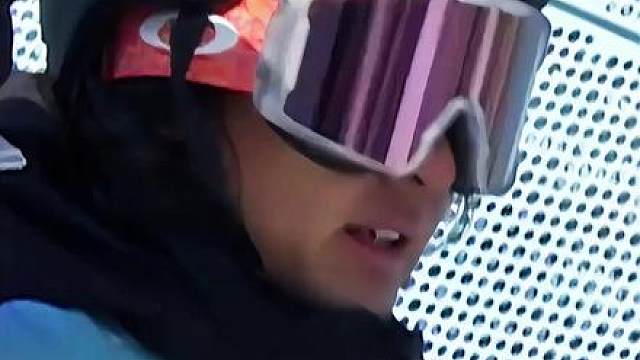 苏翊鸣单板滑雪 男子大跳台夺冠。一起期待他在2026年的表现！