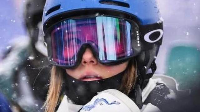 自由式滑雪女子坡面障碍技巧预赛：谷爱凌首轮失误摔倒，获1.26分