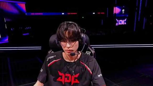 stew输比赛又输人品？JDG队内氛围低气压到爆炸！