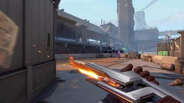 我看见你的心里空空 步履匆匆.