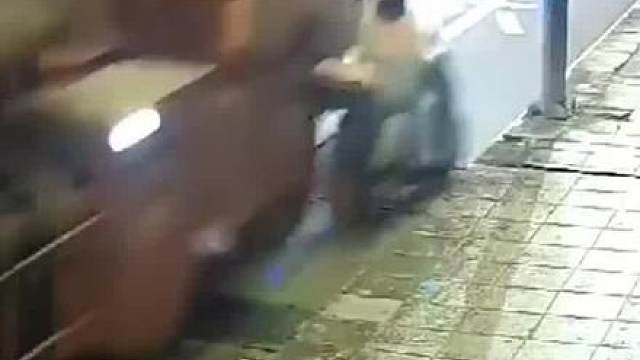 罐车能看见电车吗？