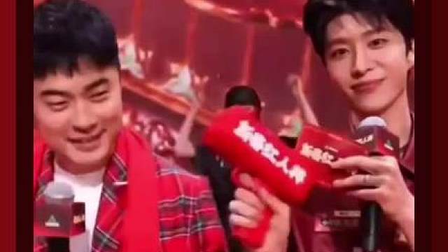 就这样的整活效果 我都觉得两兄弟可以在直播间里单独开播一部综艺了！三角洲新春红人杯开打