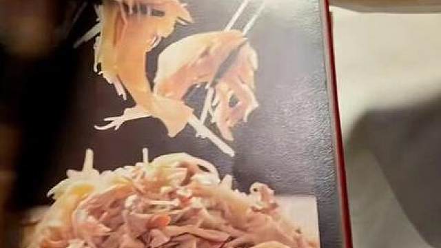 出去玩就得带这样的兄弟