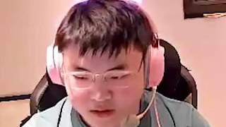 姿態(tài)加入U(xiǎn)zi組排車隊(duì) Uzi尬吹純?cè)诤逍『? style=