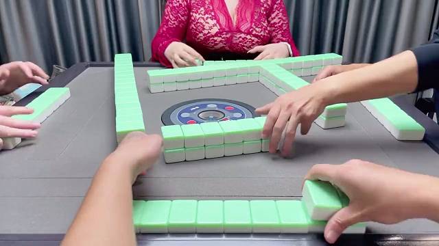 该死，我竟然看了一眼牌