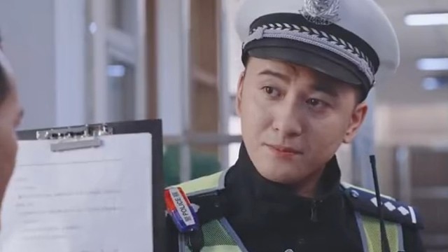 警察突袭火锅店，黑心商家被曝光