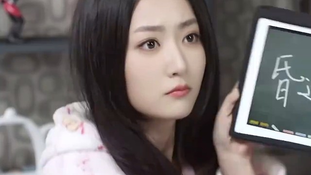 #微风与你 她这眼神真没几个人能遭得住，又纯又媚