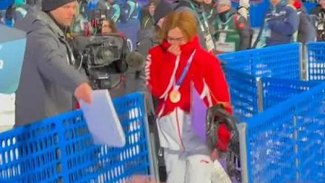恭喜清华大学苏翊鸣，夺得单板滑雪男子大跳台铜牌，为中国队拿下首枚奖牌!