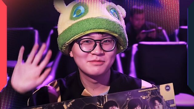 Meiko现身观赛席 为EDG加油助威