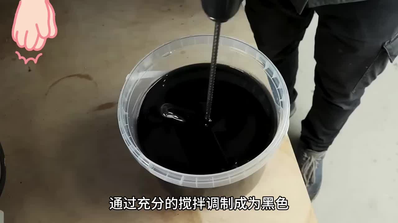 牛人利用一些彩纸就打造出一个精美绝伦的工艺品