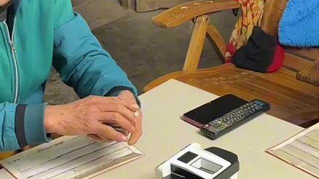 爸爸买的过年必备发牌机，太高级了