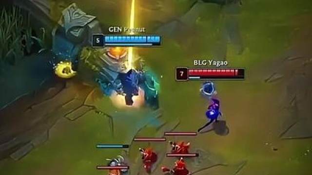 应该说他冷静还是反应慢