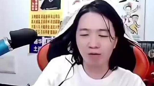 一本正经的介绍自己