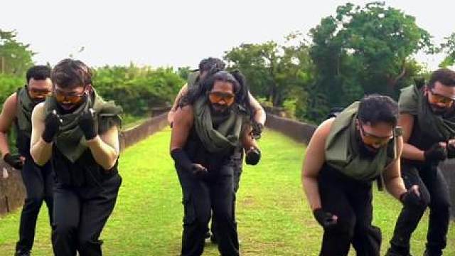 六个乌鲁鲁一起堵桥，你敢冲吗？