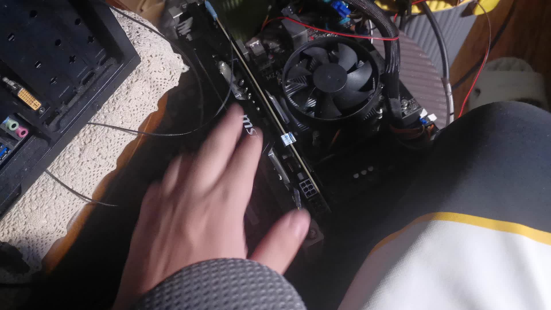 128包邮的MSI 7870 HAWK钢铁之心开箱