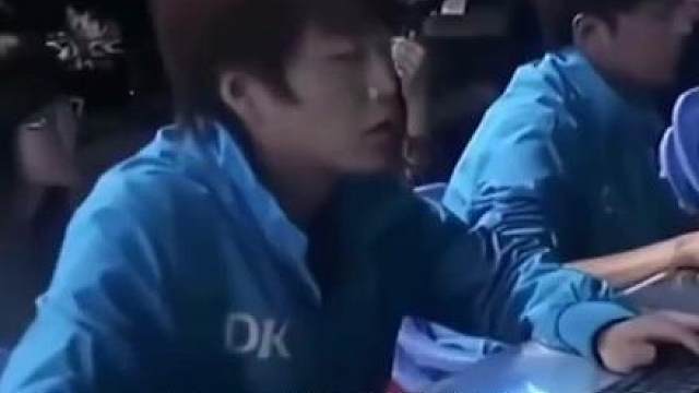 奥摩大帝骂了半天发现没进入频道（Cr.白婧一)（仅供娱乐 无任何不良引导）