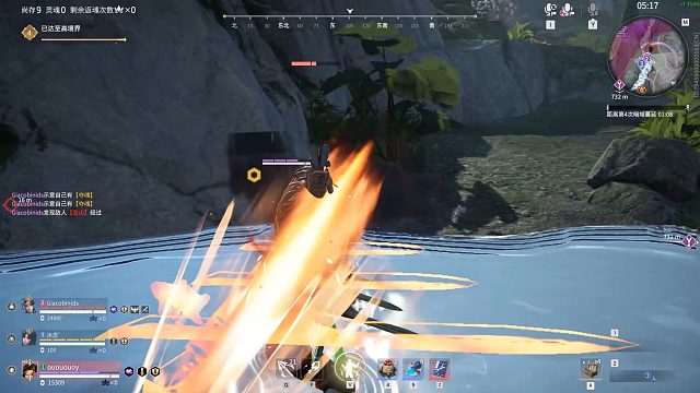 起初真的很快乐，终于磕磕盼盼到她面前，最后还是被她一脚踢走