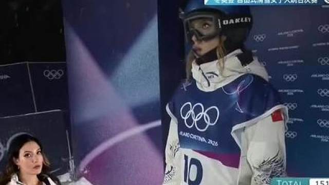 嘴角上扬只为暂避锋芒