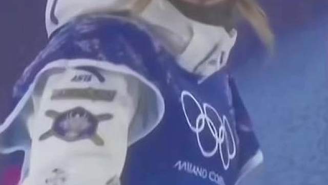 坚毅的眼神！自由式滑雪跳台届的女神-谷爱凌为中国队拿下银牌