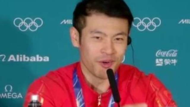 在获得2026年速度滑冰男子1500米金牌后，宁忠岩小宁会滑冰 说，他终于翻过了那座山。