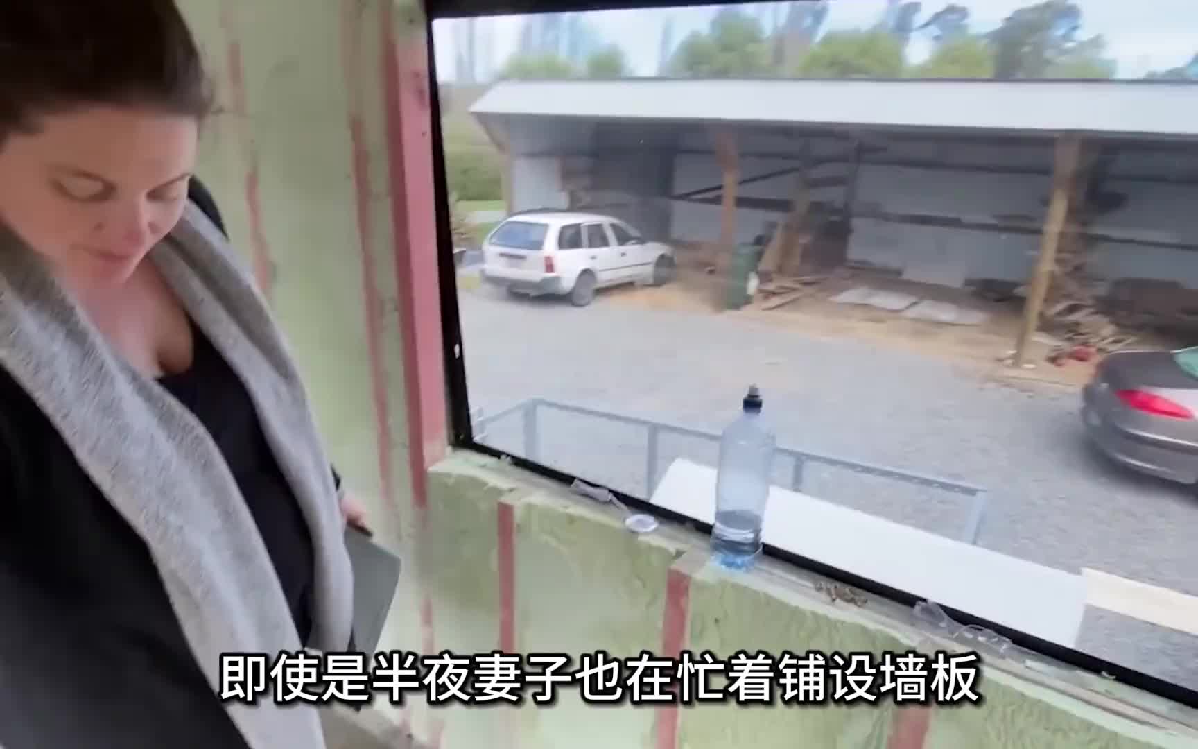 男人买下一辆52座大客巴，亲手改造成豪华房车，住上一家六口