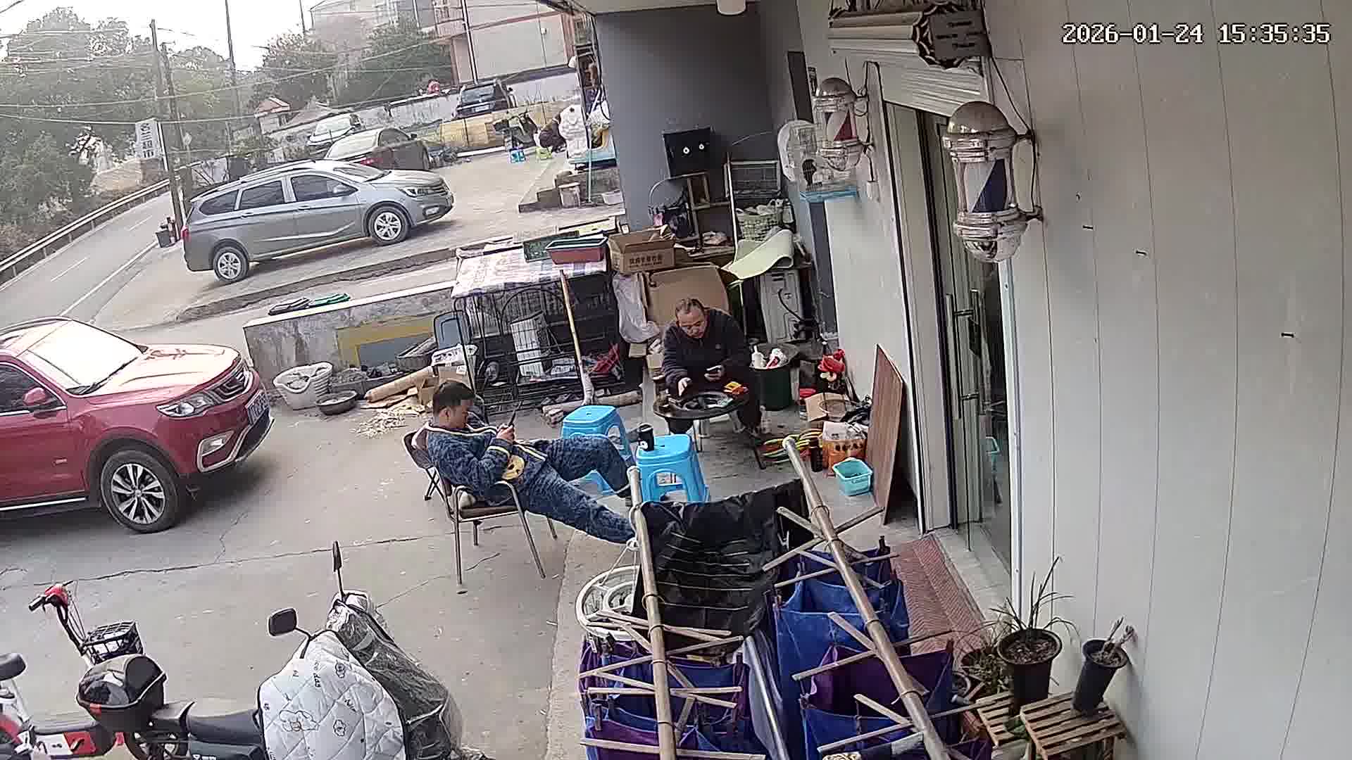 如果没有笼子的话我的八哥可能就过了。