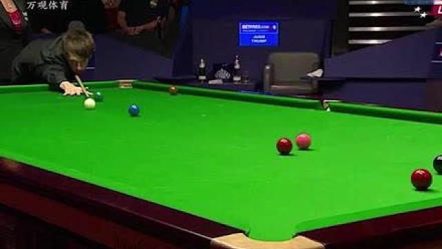 绝境之下激发潜能！小特解球差点绝杀，丁俊晖借此时机上演逆转